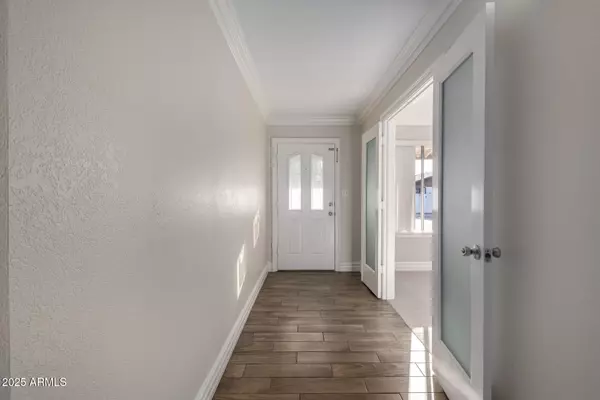 Mesa, AZ 85204,1322 S ORACLE --