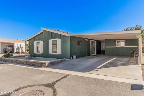 869 E TEE Street, San Tan Valley, AZ 85140