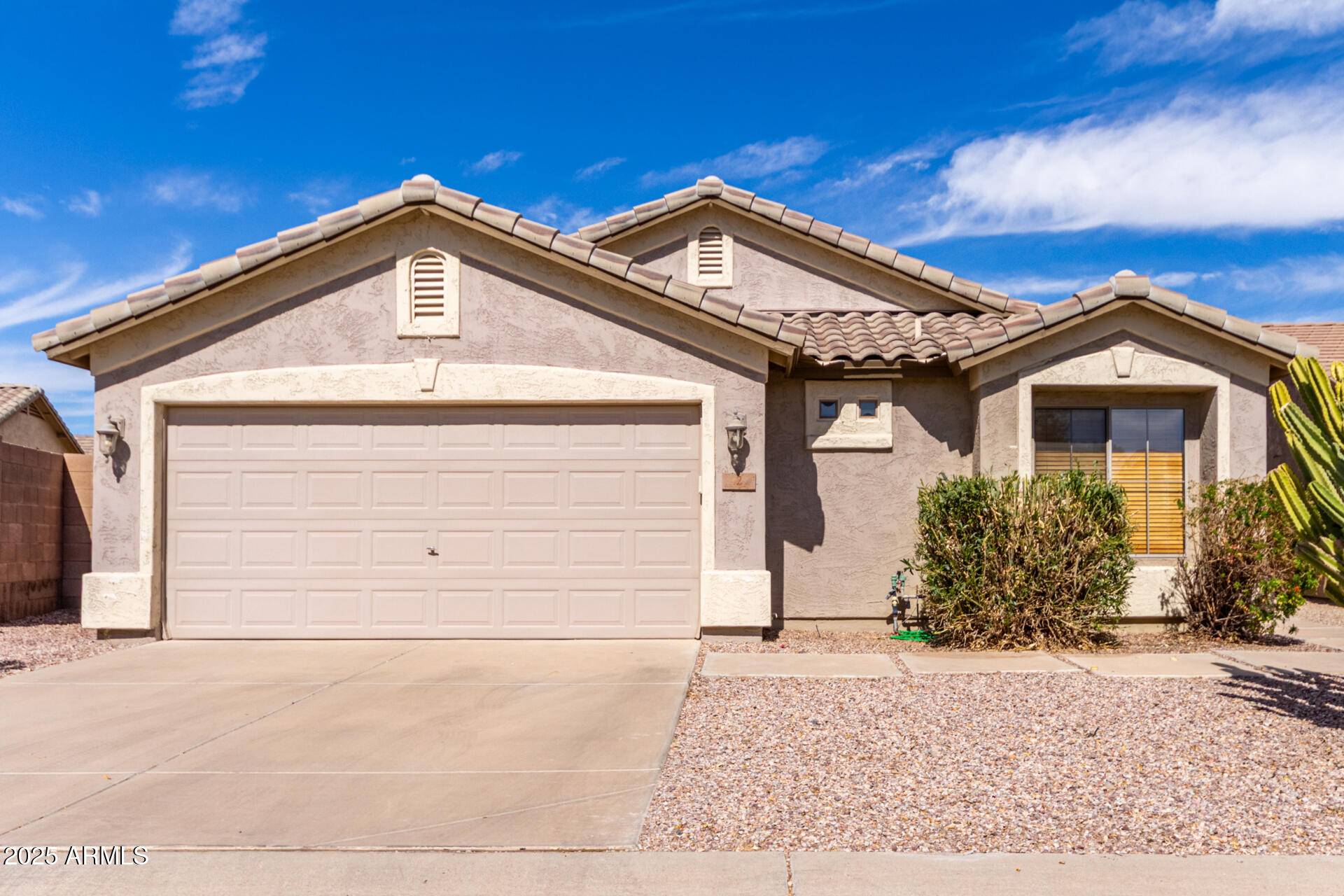 2 E CORAL BEAN Drive, San Tan Valley, AZ 85143