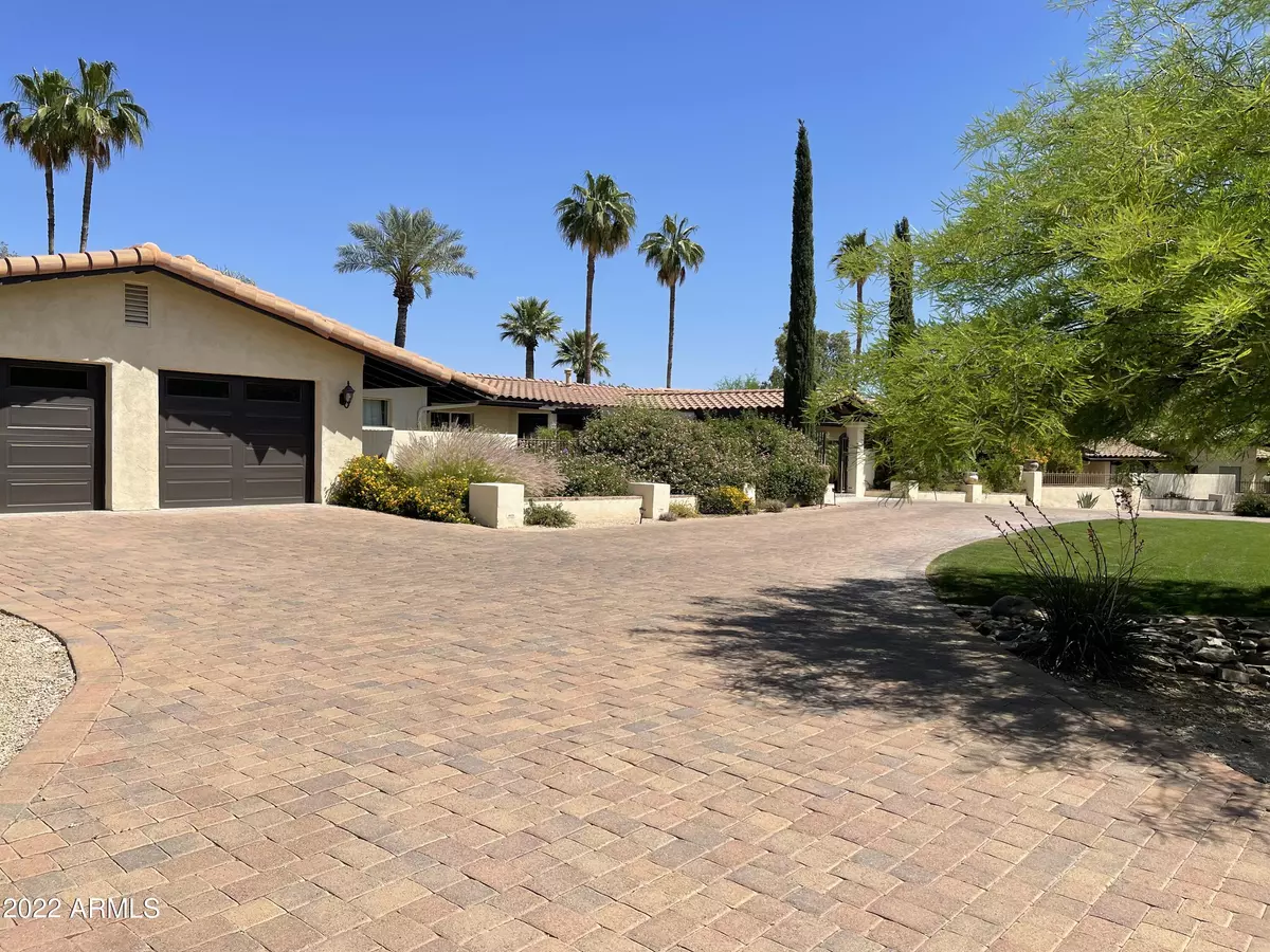 Paradise Valley, AZ 85253,5000 E ROADRUNNER Road E