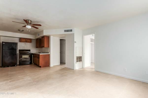 Phoenix, AZ 85032,2848 E Greenway Road #116