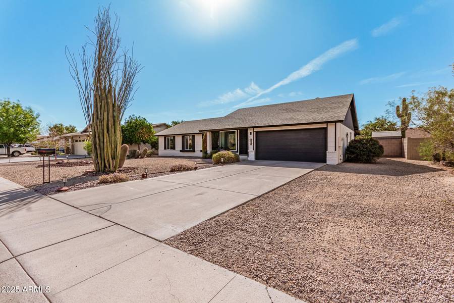 3927 W PHELPS Road, Phoenix, AZ 85053