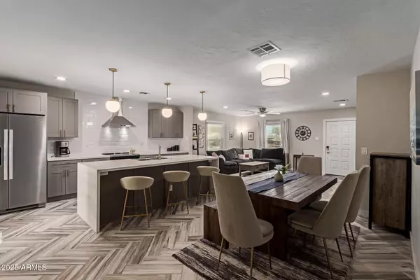 Phoenix, AZ 85006,2219 N 13TH Street