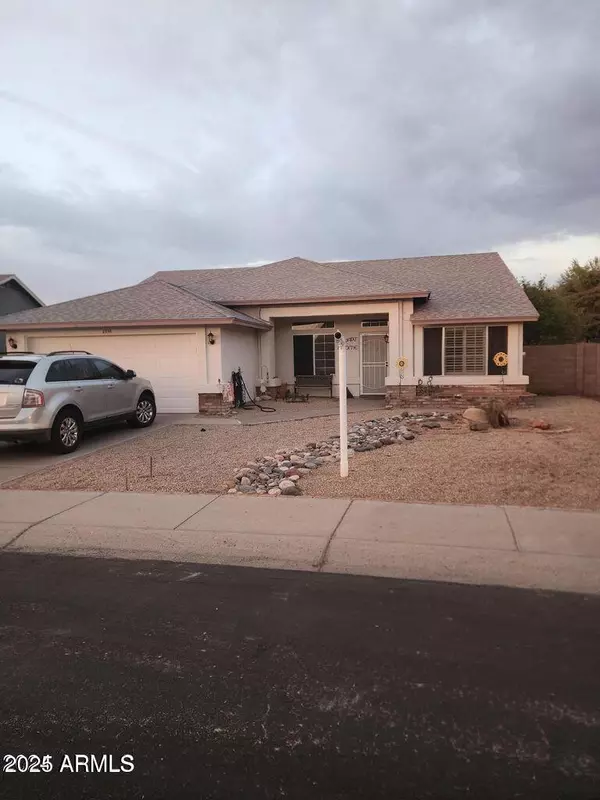 8956 W TUCKEY Lane, Glendale, AZ 85305