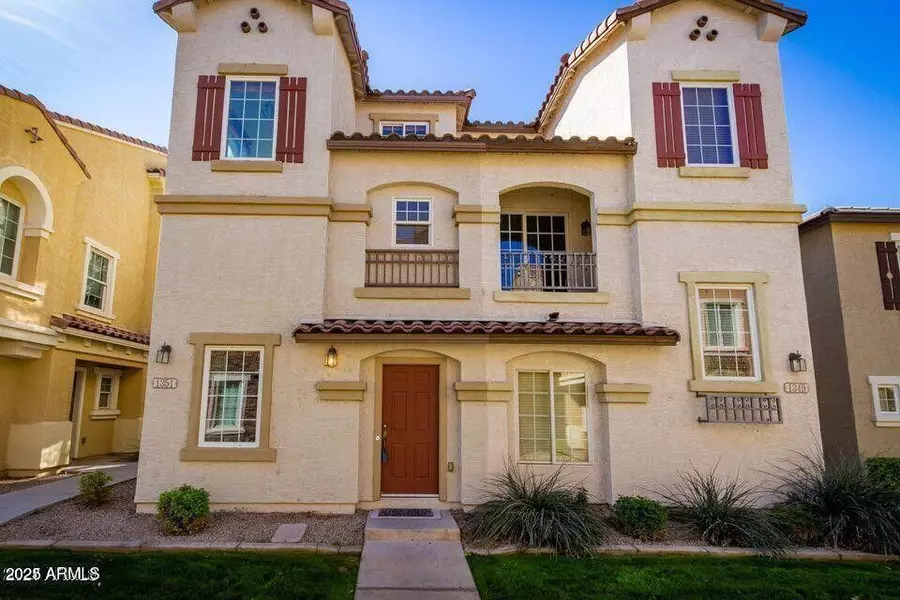1351 S SABINO Drive, Gilbert, AZ 85296