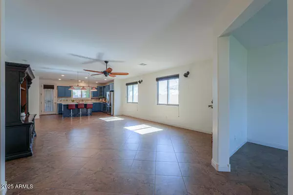 San Tan Valley, AZ 85143,866 W HEREFORD Drive
