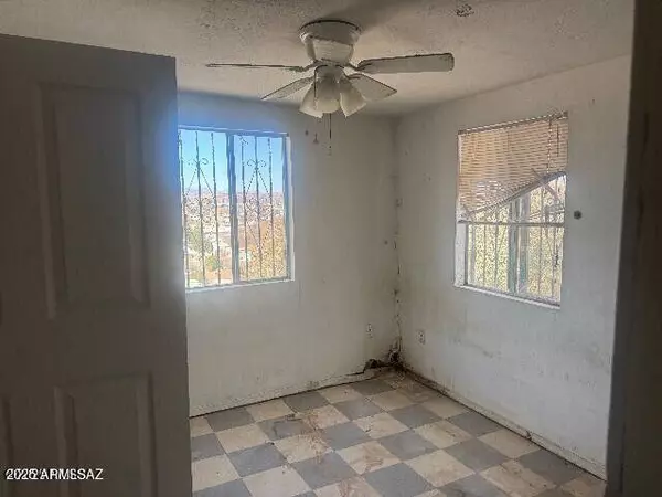 Nogales, AZ 85621,211 E HUDGINS Street