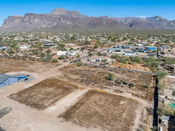 541 S SUN Road #2, Apache Junction, AZ 85119