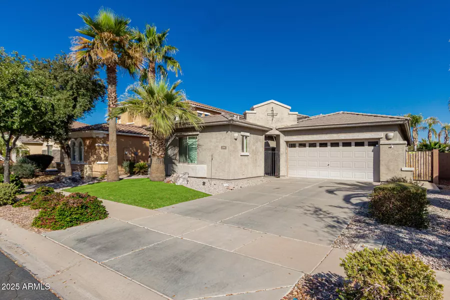 896 E INDIAN WELLS Place, Chandler, AZ 85249