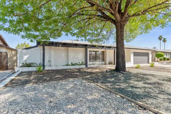 8419 N 51ST Drive, Glendale, AZ 85302