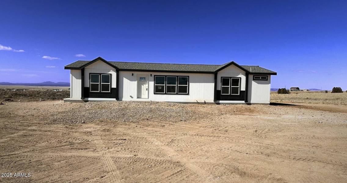 27360 N Miracle Lane, Paulden, AZ 86334