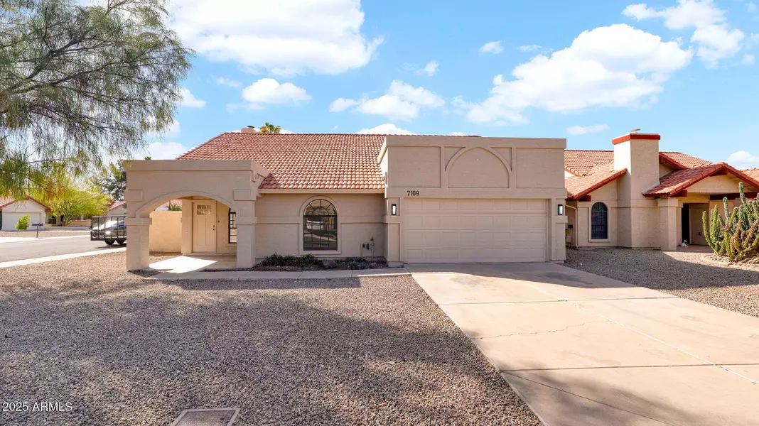 7109 W JULIE Drive, Glendale, AZ 85308