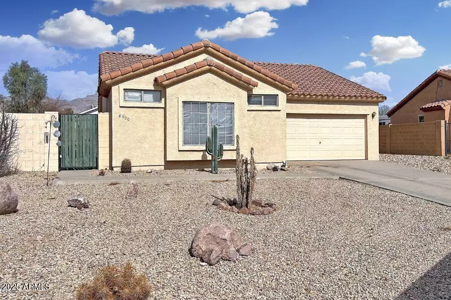 Gold Canyon, AZ 85118,8900 E RAINIER Drive
