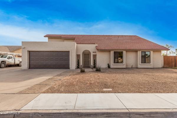 5607 E ENROSE Street, Mesa, AZ 85205