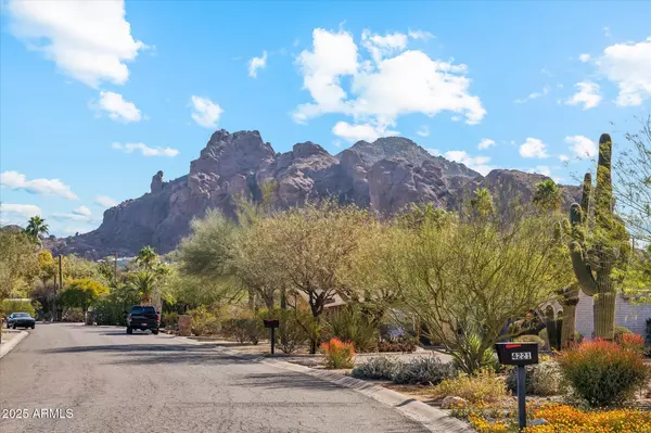Phoenix, AZ 85018,4165 E SAINT JOSEPH Way