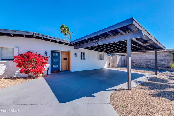 Phoenix, AZ 85028,3702 E LAUREL Lane
