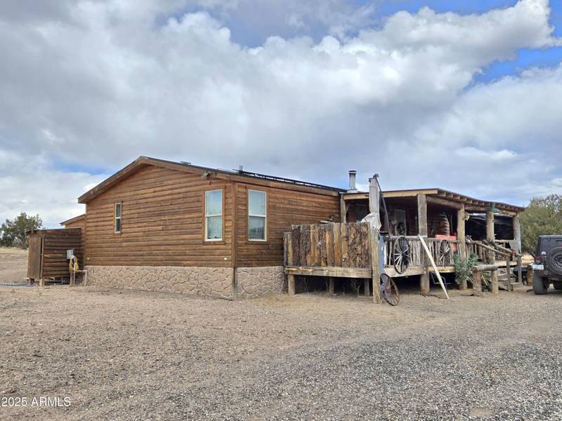 8495 W Antelope Run Road, Ash Fork, AZ 86320