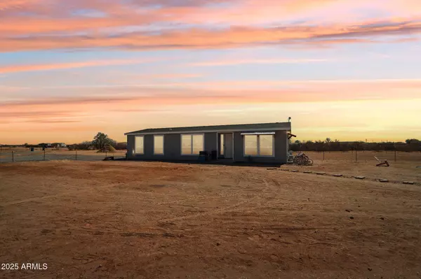 32583 N FELIX Road, San Tan Valley, AZ 85143