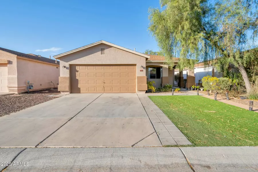 1030 E DESERT MOON Trail, San Tan Valley, AZ 85143