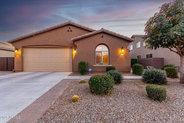 631 W STANLEY Avenue, San Tan Valley, AZ 85140