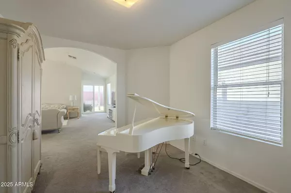 Phoenix, AZ 85032,3313 E WALTANN Lane