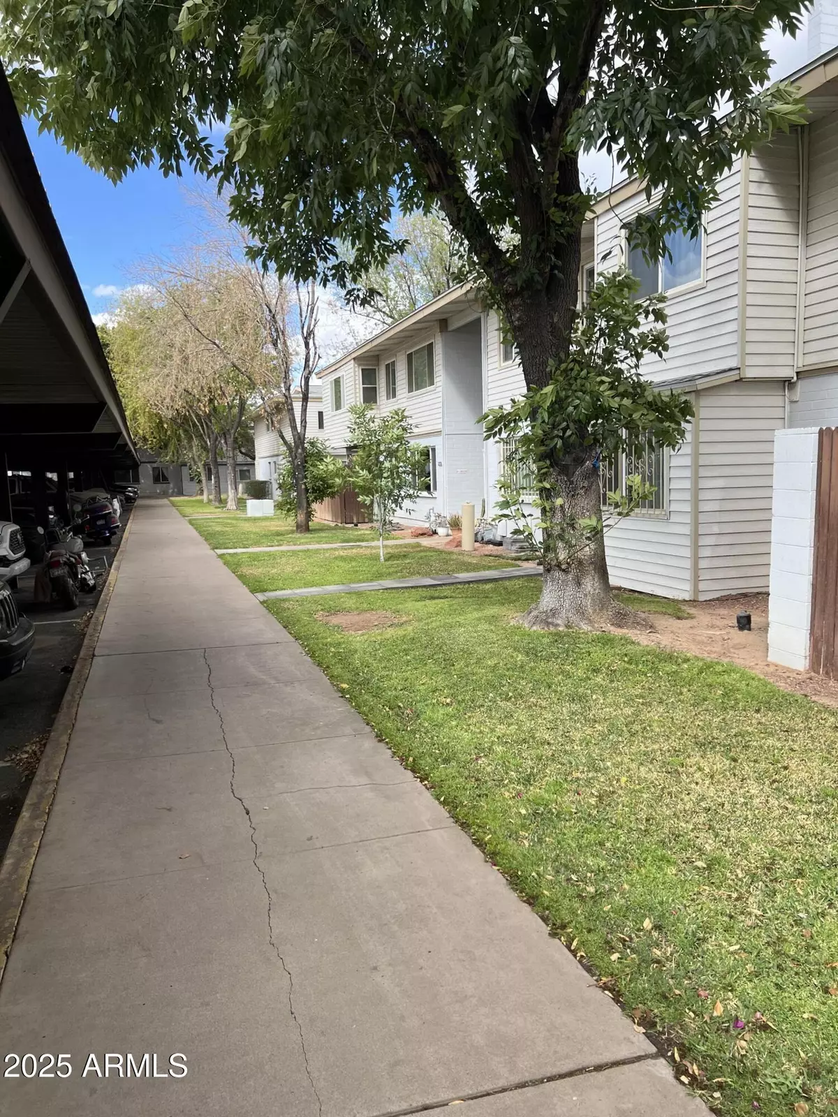 Phoenix, AZ 85017,2530 W Berridge Lane #E102