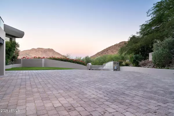 Paradise Valley, AZ 85253,4550 E FOOTHILL Drive