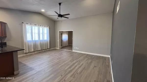 Phoenix, AZ 85042,4231 E CARTER Drive