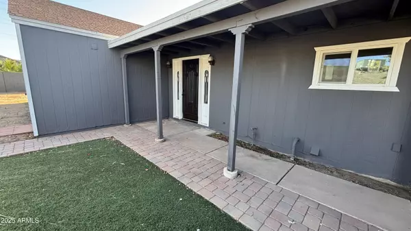 Phoenix, AZ 85042,4231 E CARTER Drive