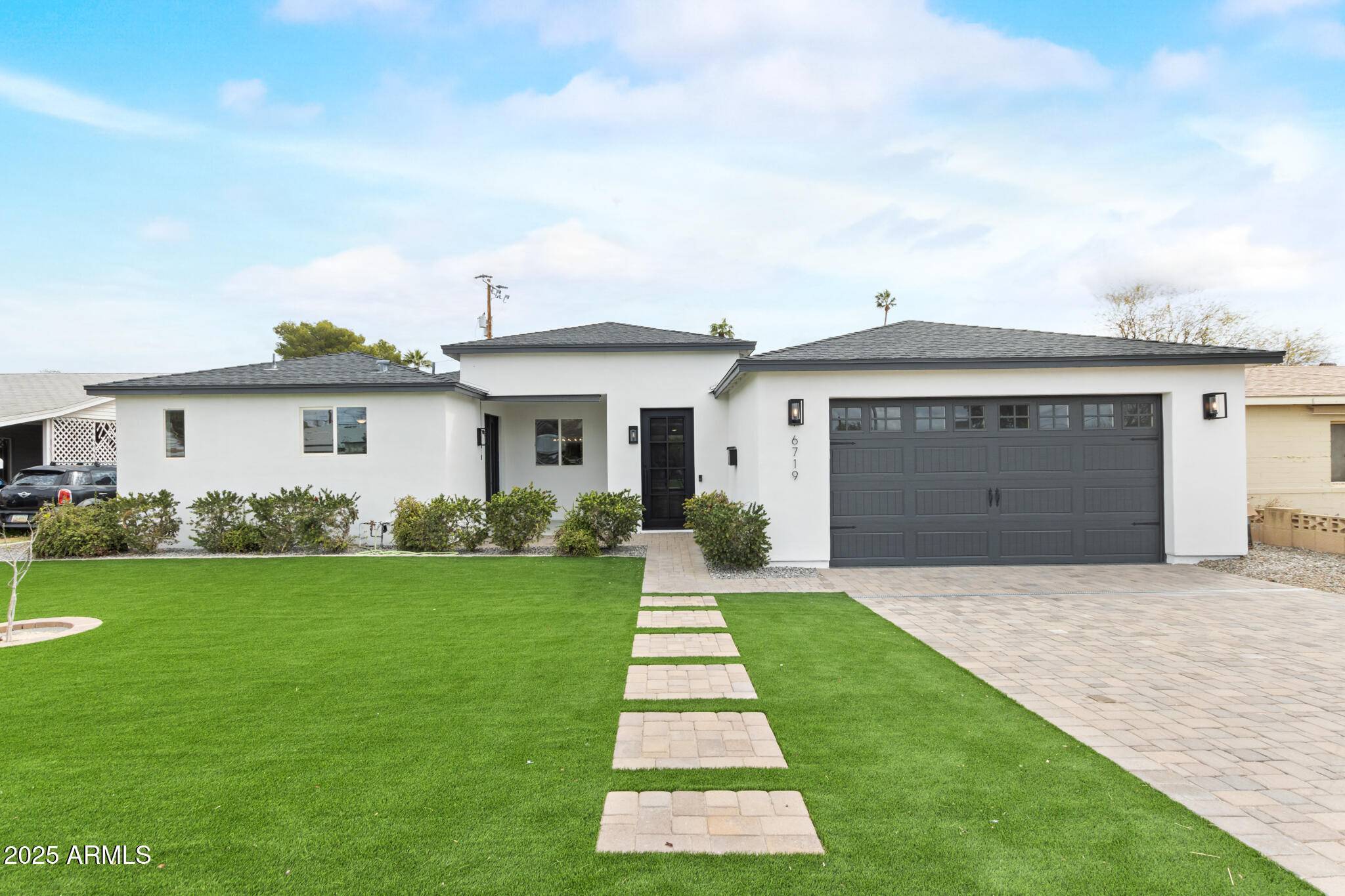 Phoenix, AZ 85014,6719 N 10TH Place