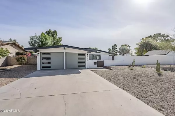 2925 E NORTH Lane, Phoenix, AZ 85028