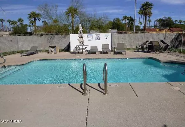 Phoenix, AZ 85007,925 W MCDOWELL Road #102