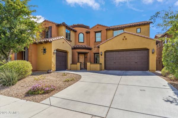 3713 E CAT BALUE Drive, Phoenix, AZ 85050