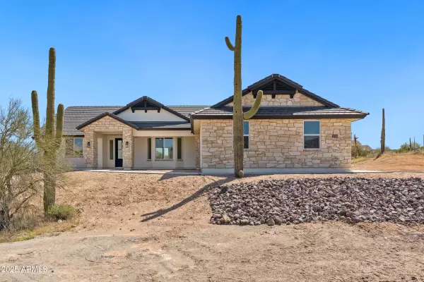 740 W Patrick Place, San Tan Valley, AZ 85143