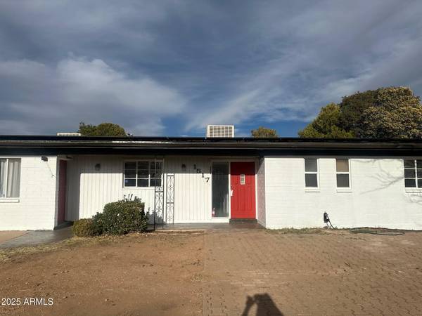 1517 Cochise Drive, Douglas, AZ 85607