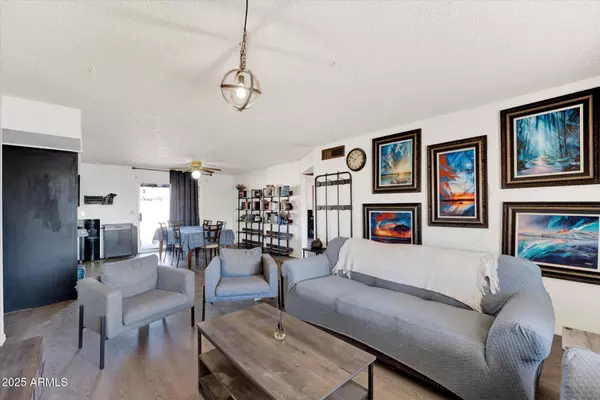 Phoenix, AZ 85033,7334 W SELLS Drive