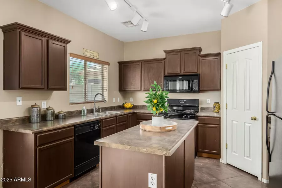 10922 E WALLFLOWER Lane, Florence, AZ 85132