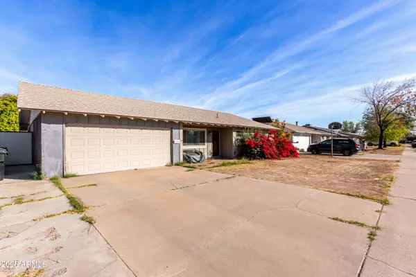 Mesa, AZ 85203,323 N HUNT Drive E