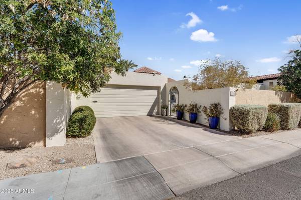 Phoenix, AZ 85014,718 E TUCKEY Lane