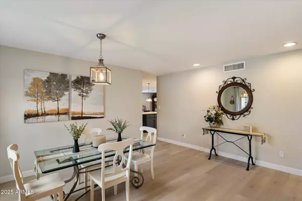 Scottsdale, AZ 85258,7800 E VIA DEL FUTURO -- E