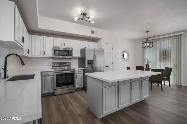 Phoenix, AZ 85032,18250 N CAVE CREEK Road #164