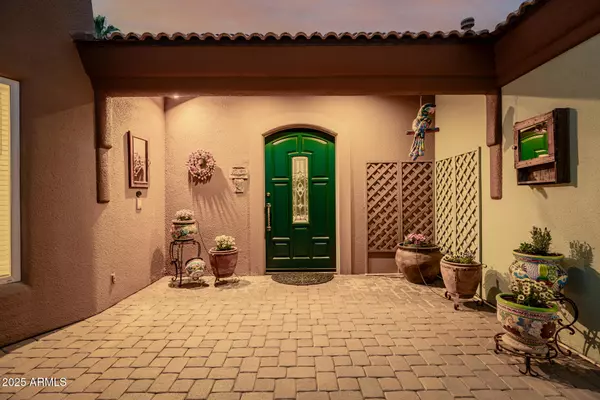 Scottsdale, AZ 85260,8924 E CHARTER OAK Drive