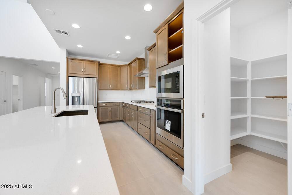 Glendale, AZ 85305,8842 W ORANGE Drive