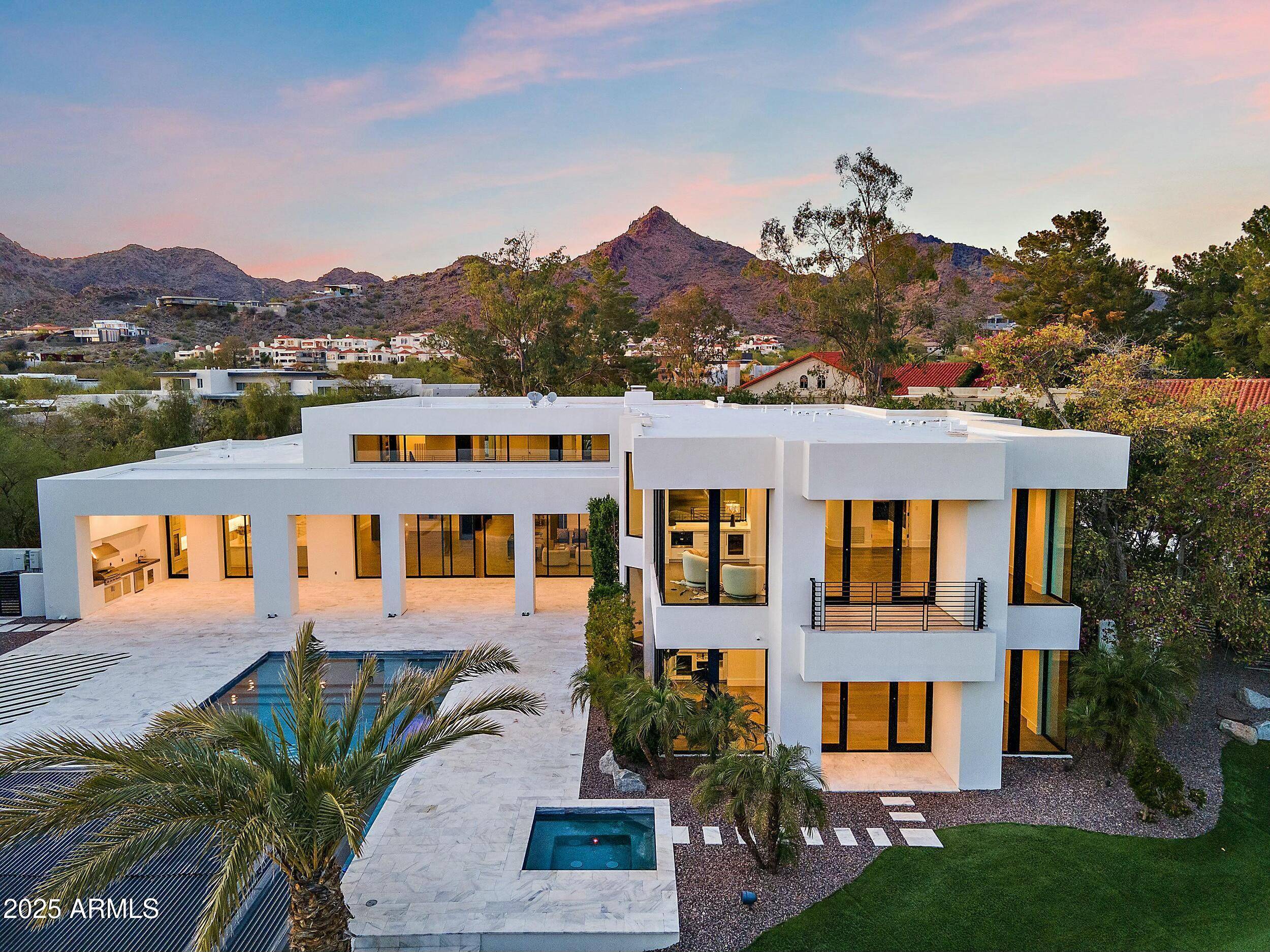 Paradise Valley, AZ 85253,6216 N 38TH Place
