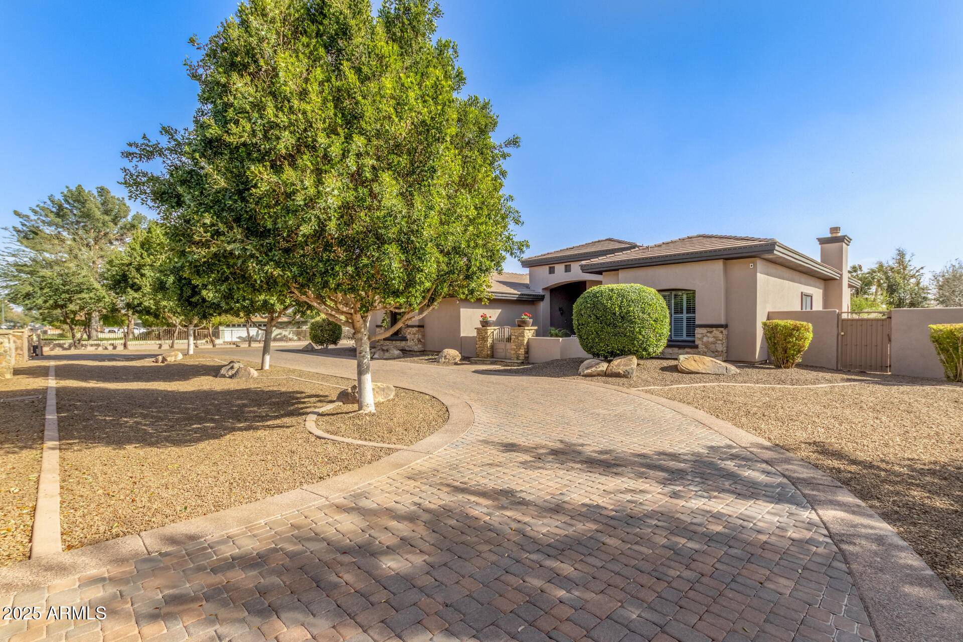 7215 W UNION HILLS Drive, Glendale, AZ 85308