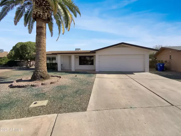 4237 E CLOVIS Avenue, Mesa, AZ 85206