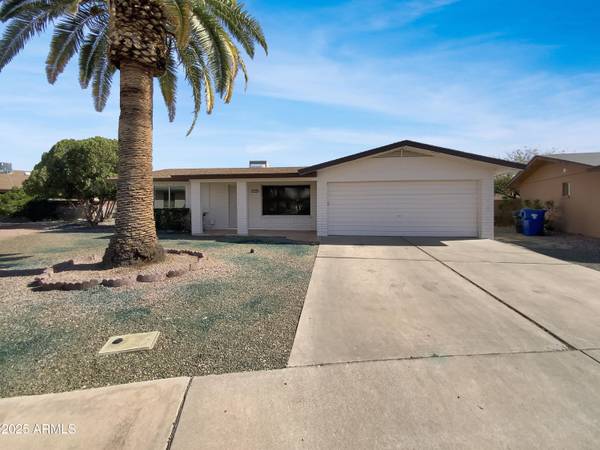 4237 E CLOVIS Avenue, Mesa, AZ 85206