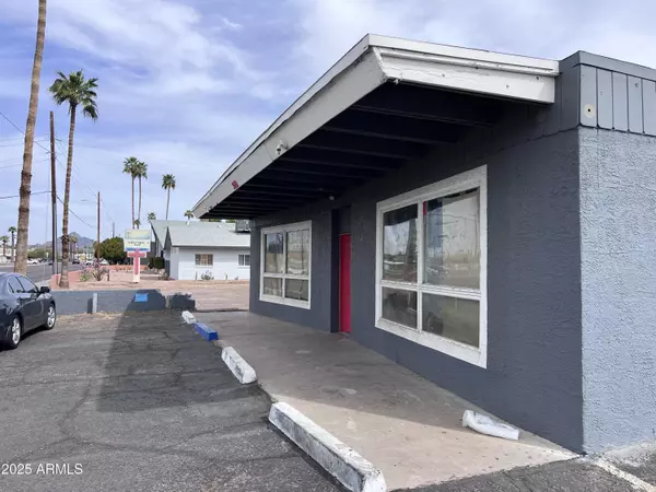 Phoenix, AZ 85008,2601 N 32ND Street