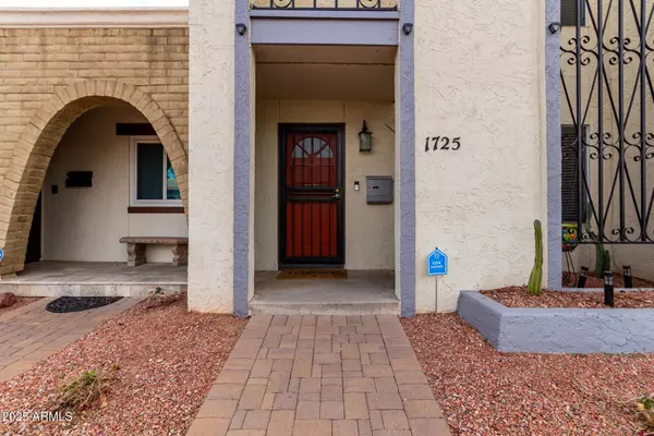 Phoenix, AZ 85015,1725 W MARLETTE Avenue