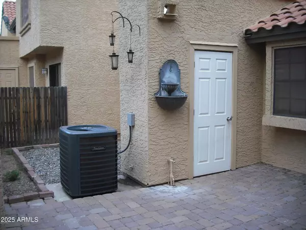 Scottsdale, AZ 85254,5704 E AIRE LIBRE Avenue #1036